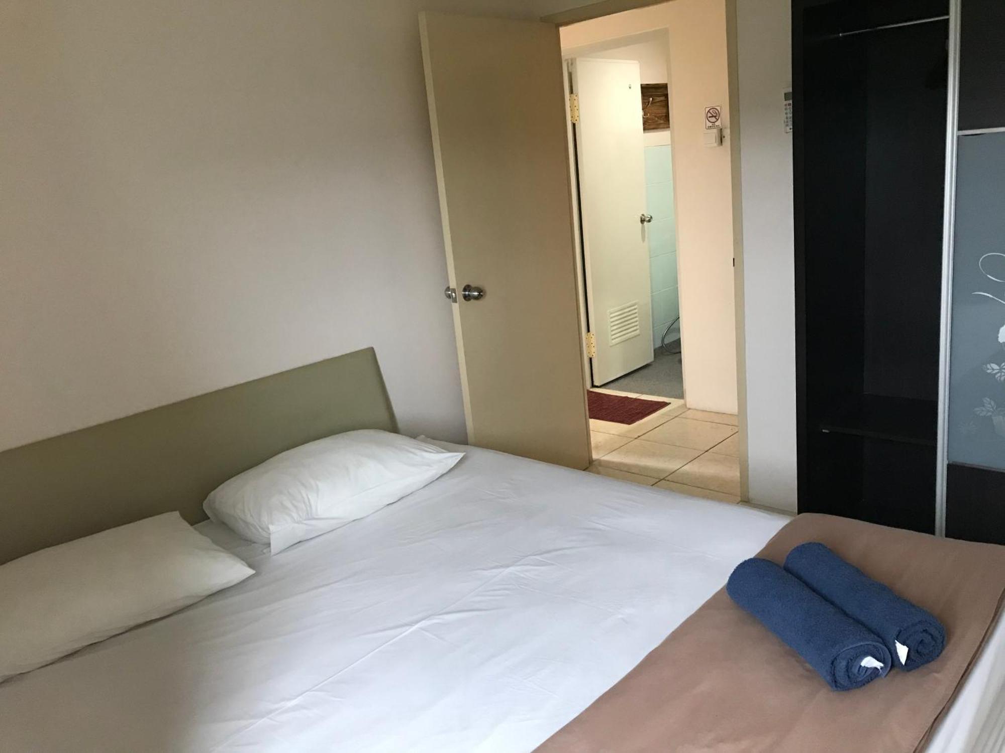 Queen Victoria Apartment Batam Zimmer foto
